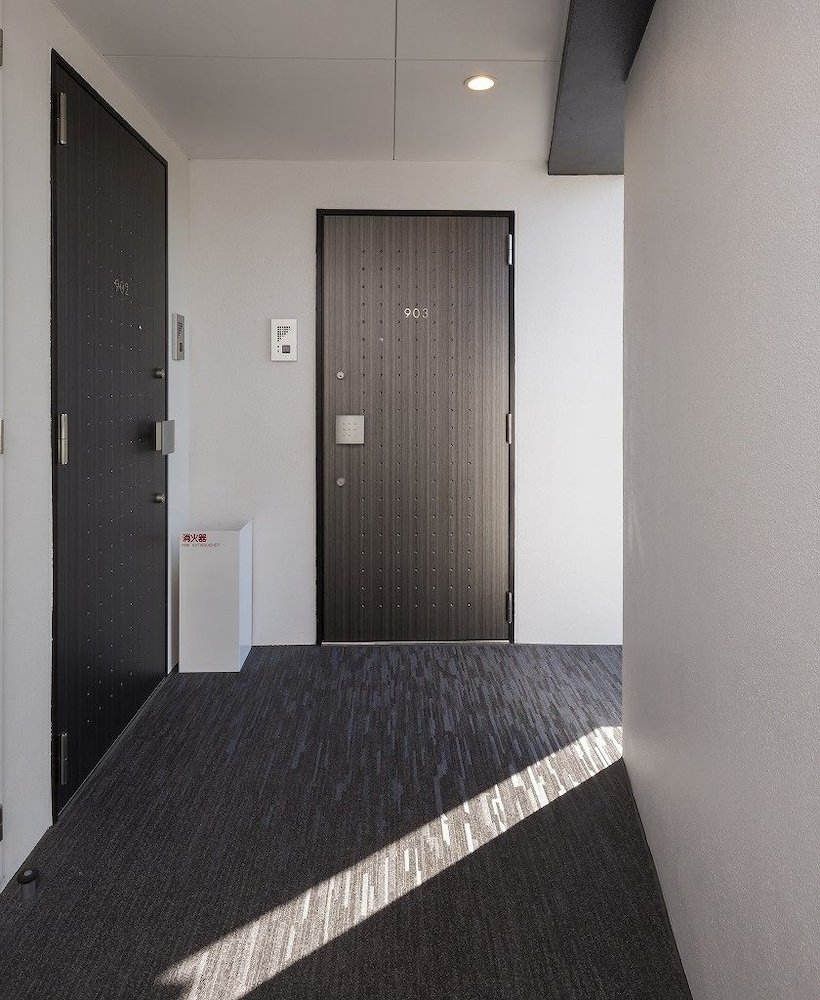 C8 Haneda Maison Philippe Omori 803 - Tap to explore photos