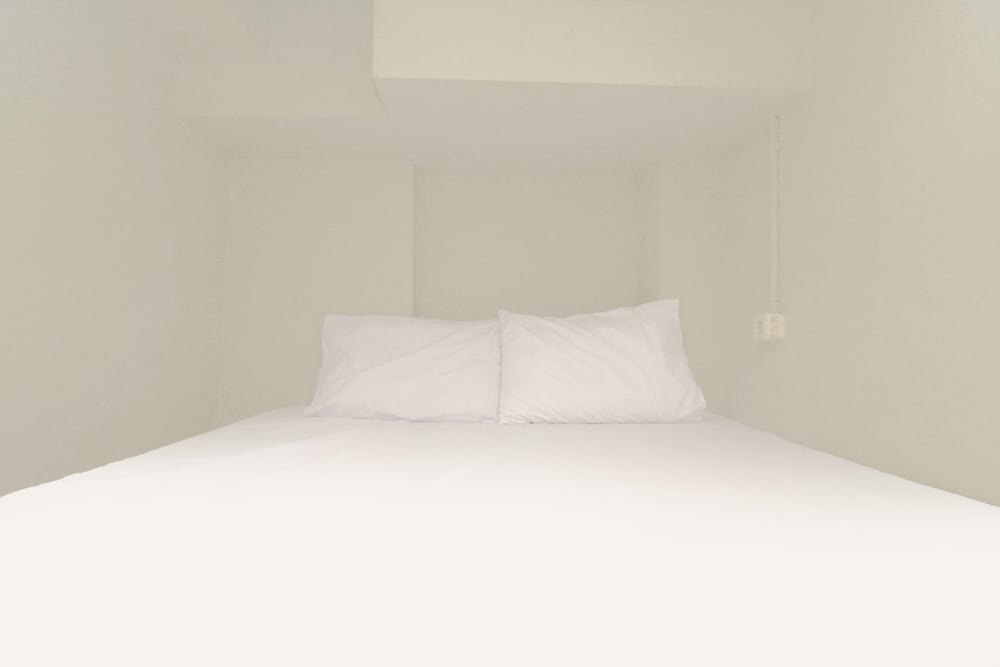 Kamar Keluarga Syariah Cendrawasih - Tap to explore photos