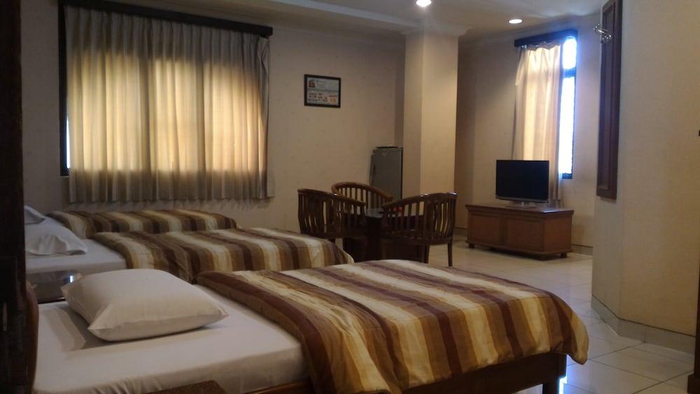 Hotel 678 Kemang Room Type - Family Room