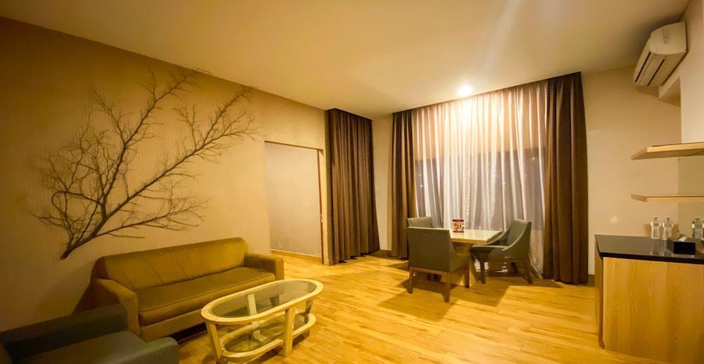 Hotel Gren Alia Tugu Tani Room Type - Executive Family