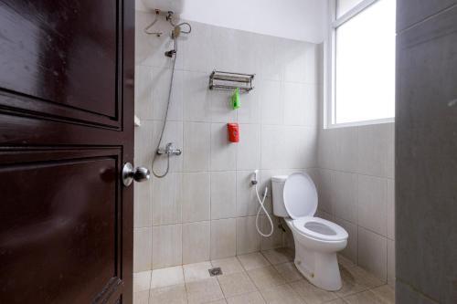 RedDoorz Premium @ Ampera Raya 2 Room Type - Deluxe Room