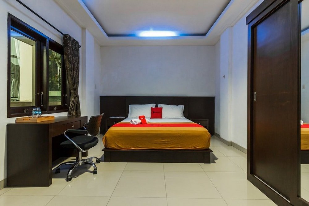 RedDoorz Premium @ Ampera Raya 2 Room Type - Double Room