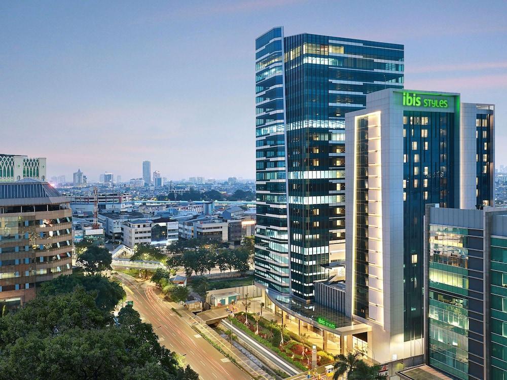 ibis Styles Jakarta Tanah Abang - Tap to explore photos