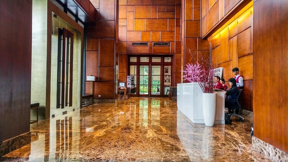 Spacious Elegant 2BR Veranda Residence @ Puri Apartment