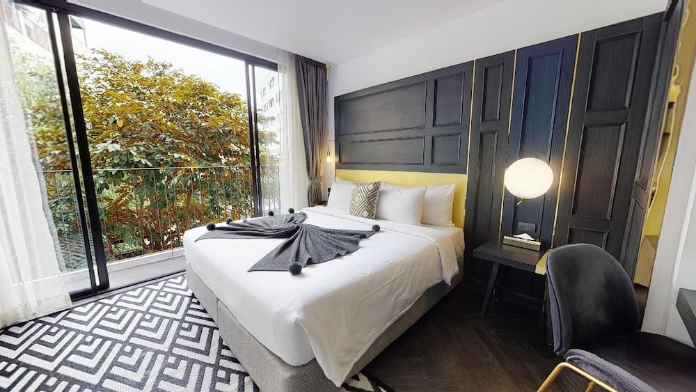 Scene Bangkok Noi Room Type - Deluxe Room, 1 King Bed, Pool View