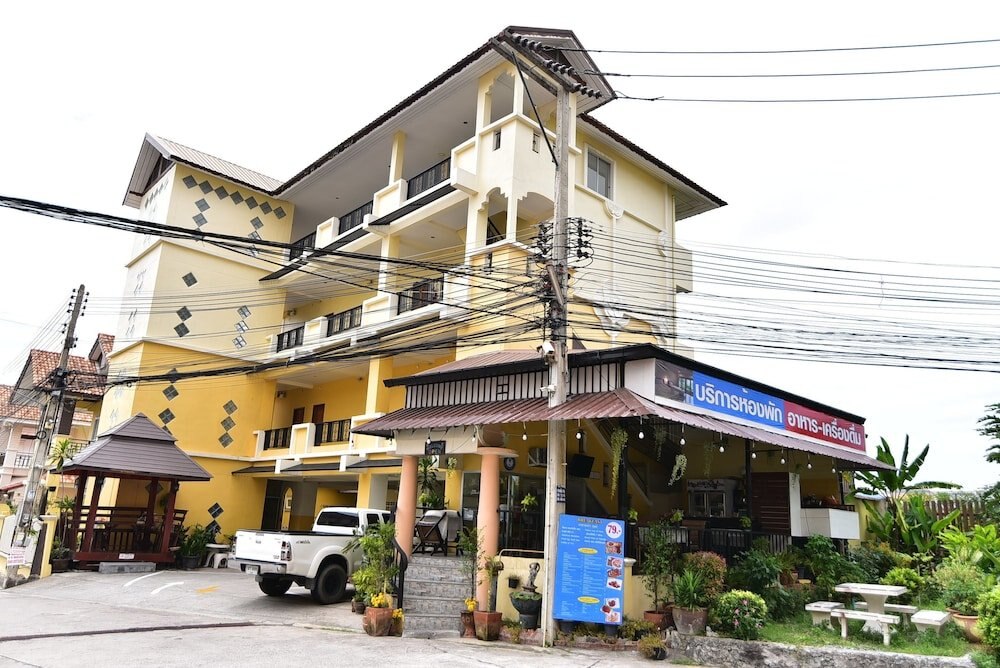 Penhouse Hotel Pattaya - Tap to explore photos