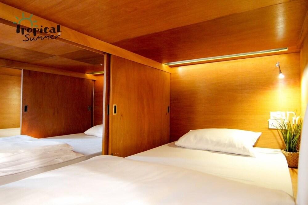 Tropical Summer Hostel Room Type - Bunk Bed for 2 persons in Mixed Dorm
