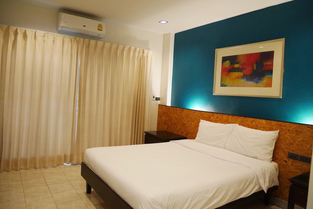 The 92 residence Room Type - Standard Room, Queen Bed, Non Smoking