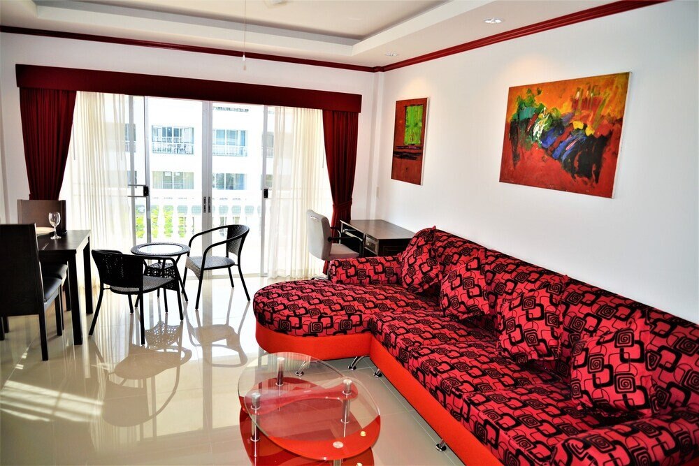 Luxury 1 bed Corner Condo - Tap to explore photos