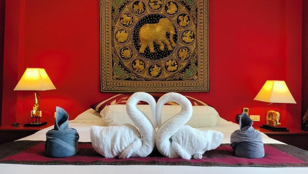 Le Prive Resort - Tap to explore photos