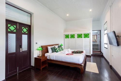 Sound Gallery House - Hostel Room Type - Deluxe King Suite