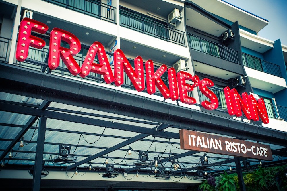 Frankie's Inn