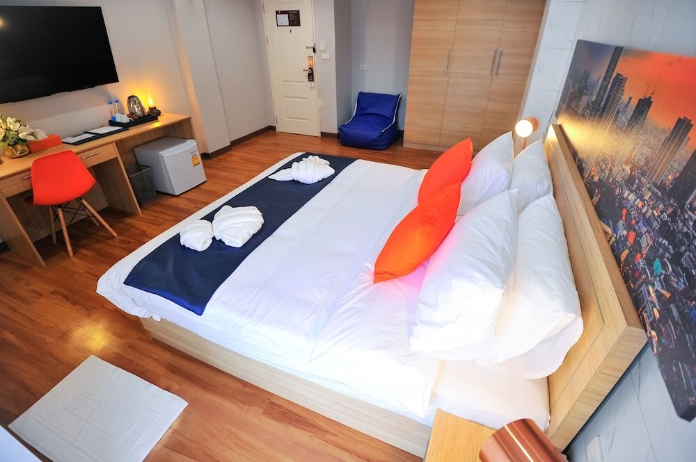 7 Days Premium Hotel at Icon Siam Station - Tap to explore photos