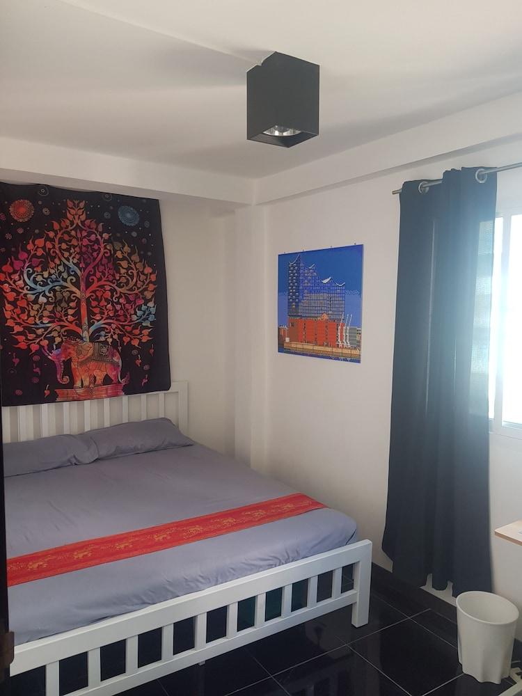Sam's Place Room Type - Economy Double Room