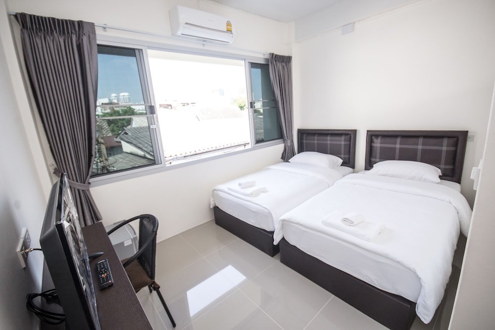 Nina Guesthouse Room Type - Standard Twin Room