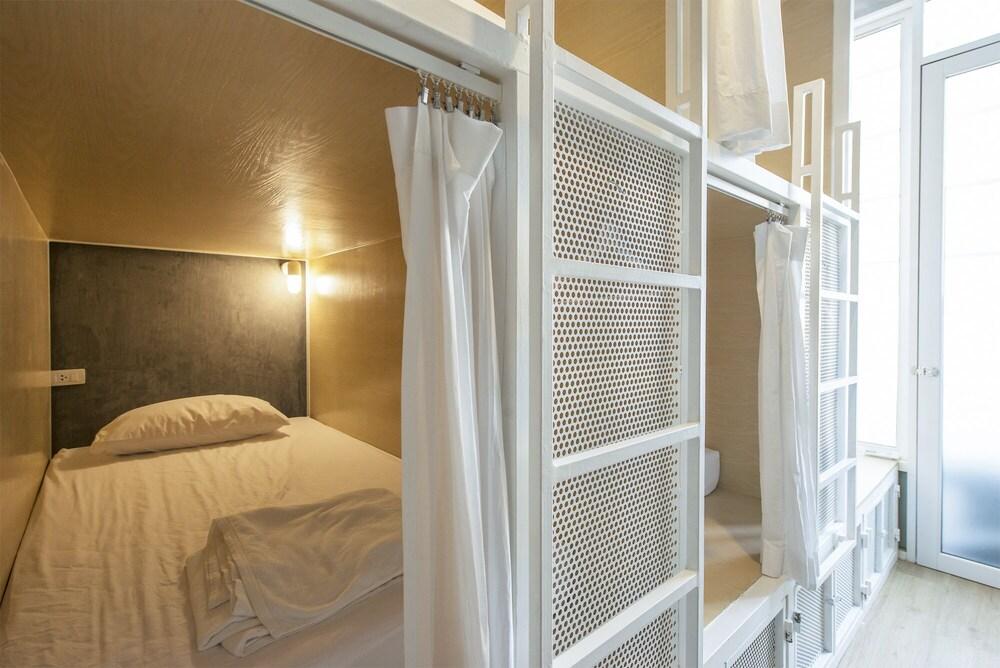 On the bed Hostel Room Type - Shared Dormitory, Women only