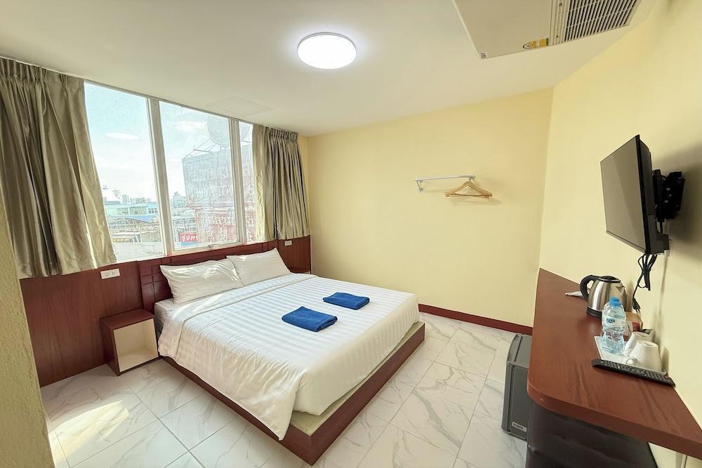 Scala Hostel Room Type - Superior Double Room, City View