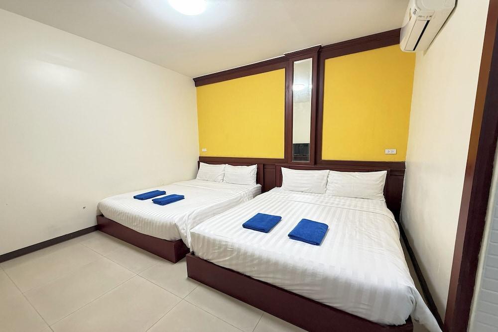 Scala Hostel Room Type - Quadruple Room, No Windows