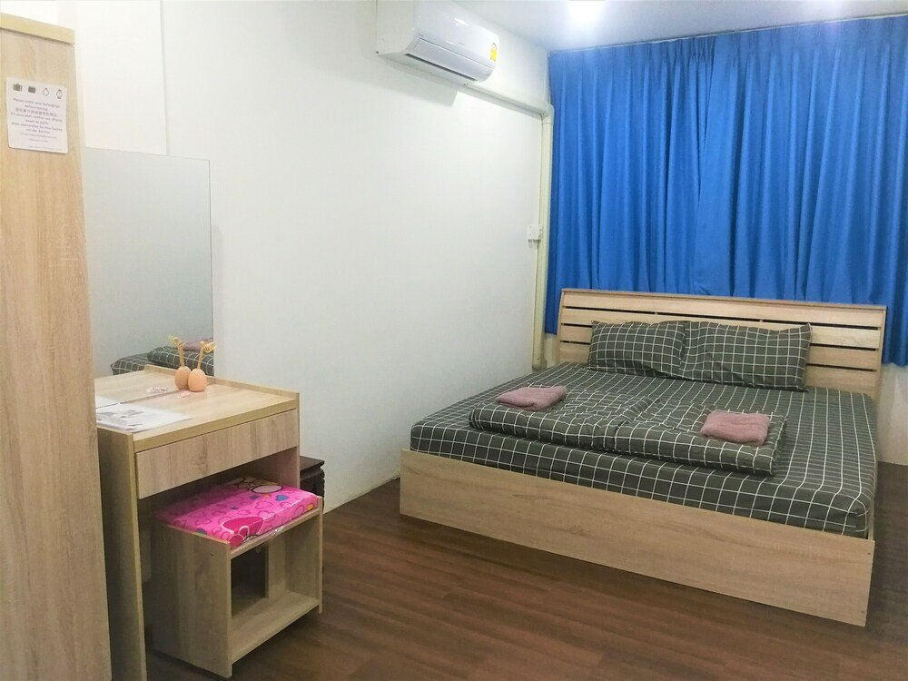 Happy Home Hostel Suvarnabhumi Room Type - Standard Queen Room