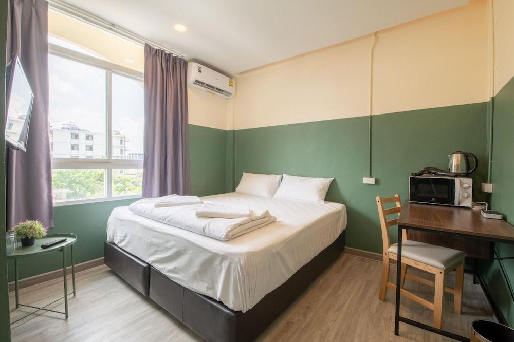 Spacy BKK Room Type - Standard Double Room