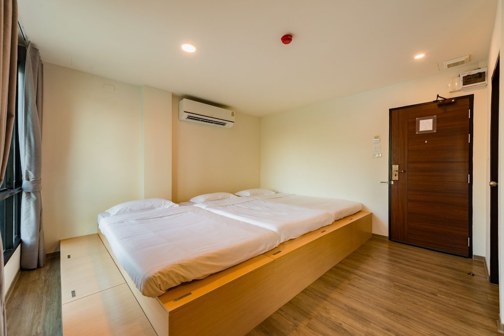 P18 Hotel Room Type - Superior Room, 3 Twin Beds