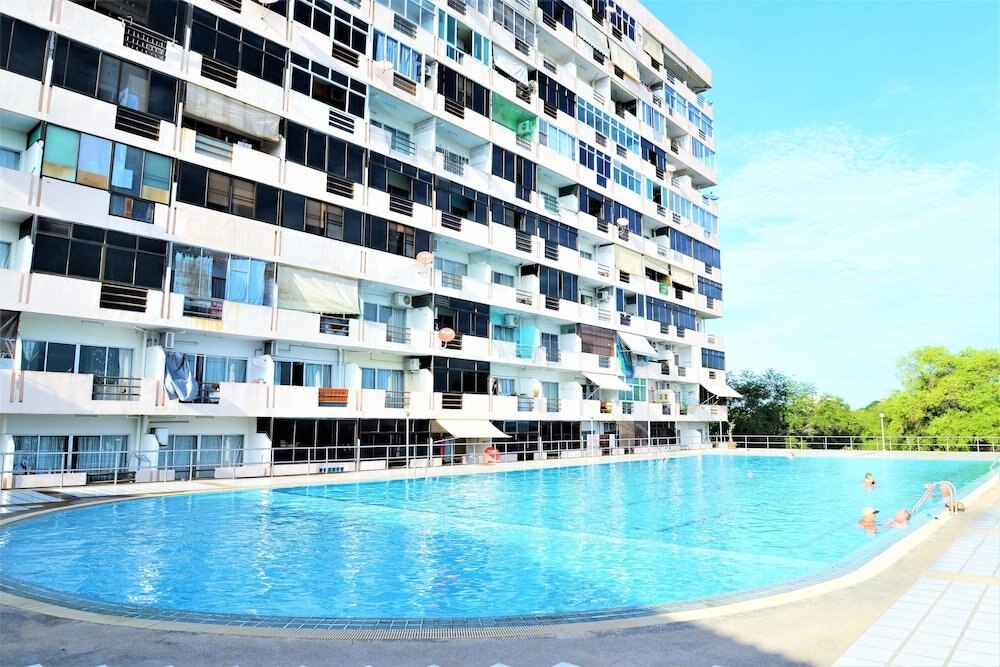 Central Pattaya Plaza Condotel - Tap to explore photos
