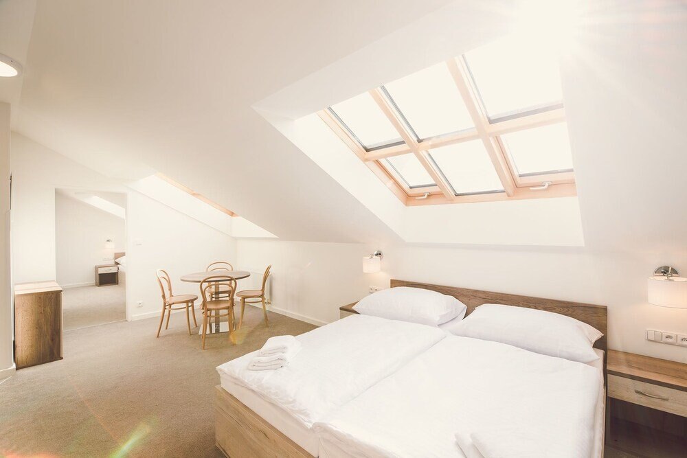 King's Residence Room Type - Deluxe Apartment, 1 Bedroom