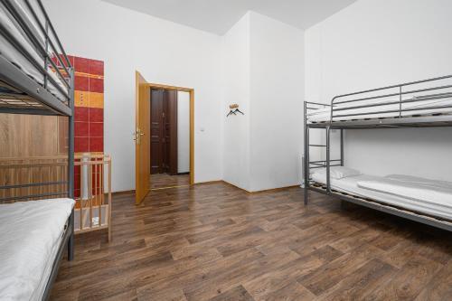 Wellness Rooms Central Room Type - Quadruple Room with Private Bathroom Wellness Rooms Central Room Type - Quadruple Room with Private Bathroom