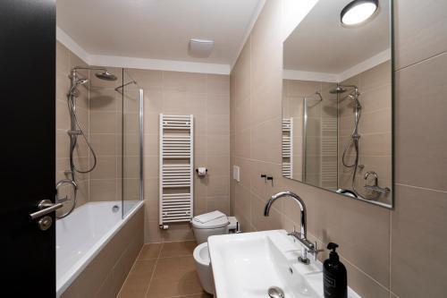 Miss Sophie's Downtown Room Type - Double or Twin Room with Bathroom