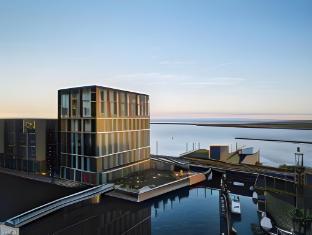 Four Elements Hotel Amsterdam - Tap to explore photos