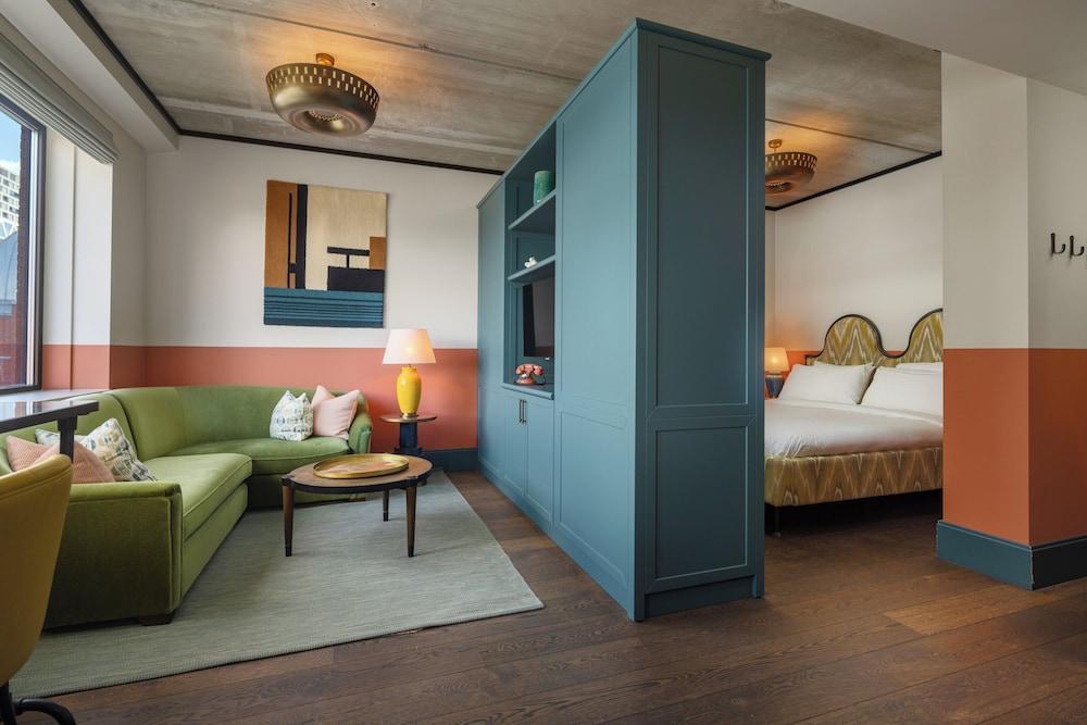 The July - Boat & Co Room Type - Studio, 1 King Bed, Private Bathroom
