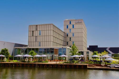 YOTEL Amsterdam - Tap to explore photos