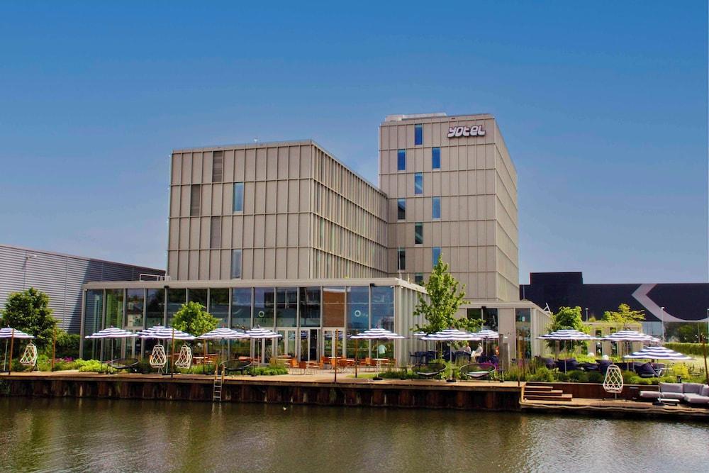 YOTEL Amsterdam