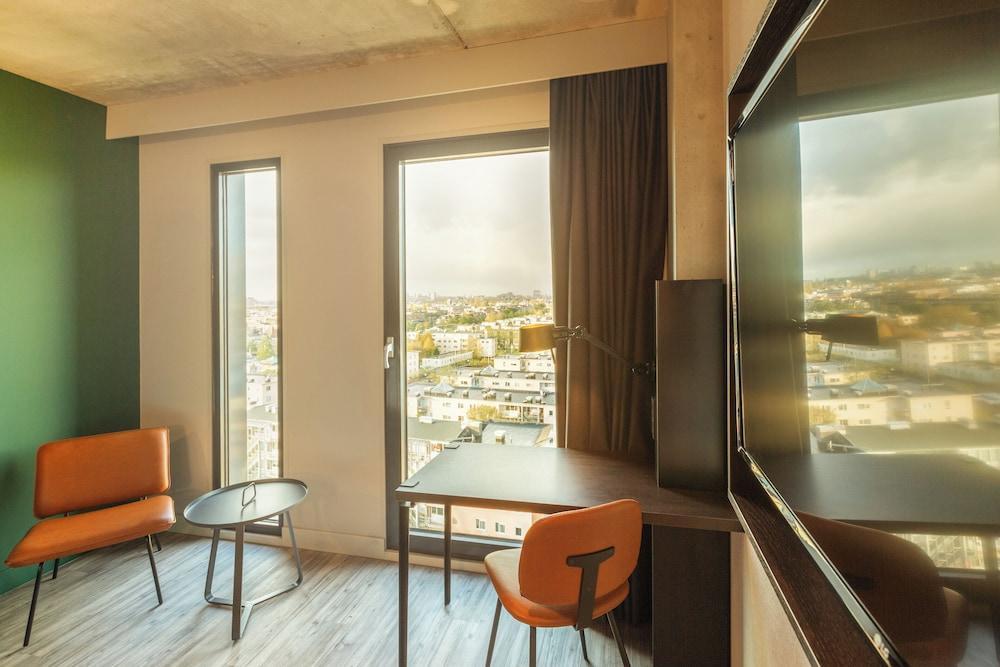 Holiday Inn - the niu, Fender Amsterdam by IHG - Tap to explore photos