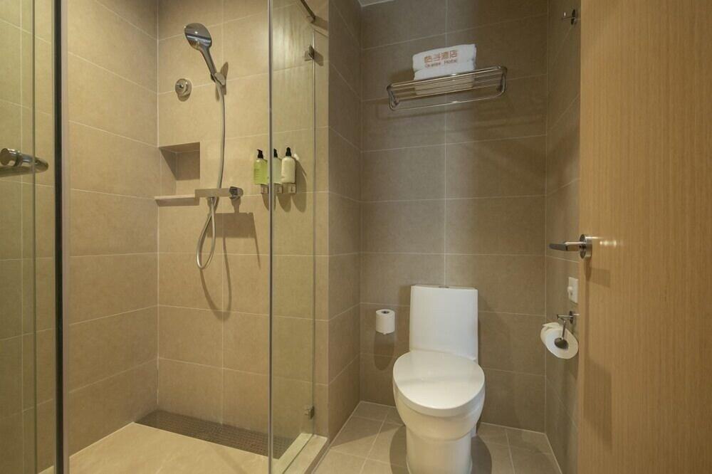 Orange Hotel Select - Tap to explore photos