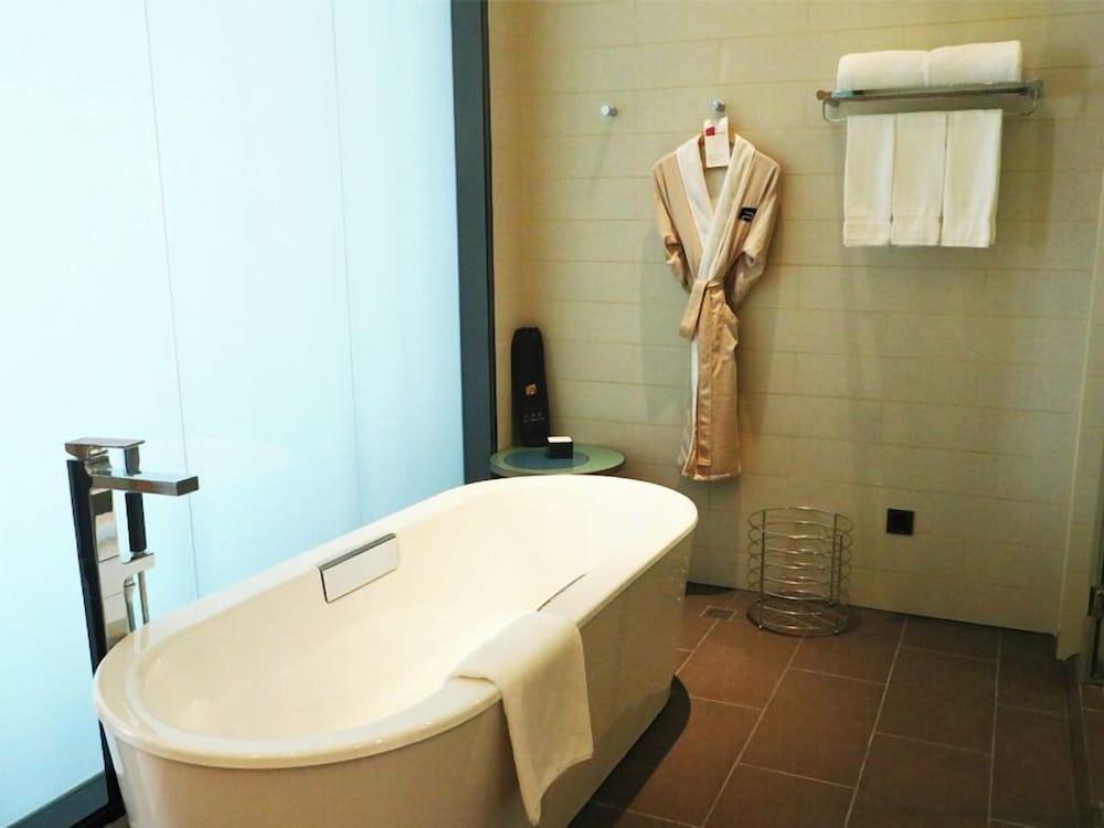 Aloft Shanghai Zhangjiang Haike by Marriott - Tap to explore photos