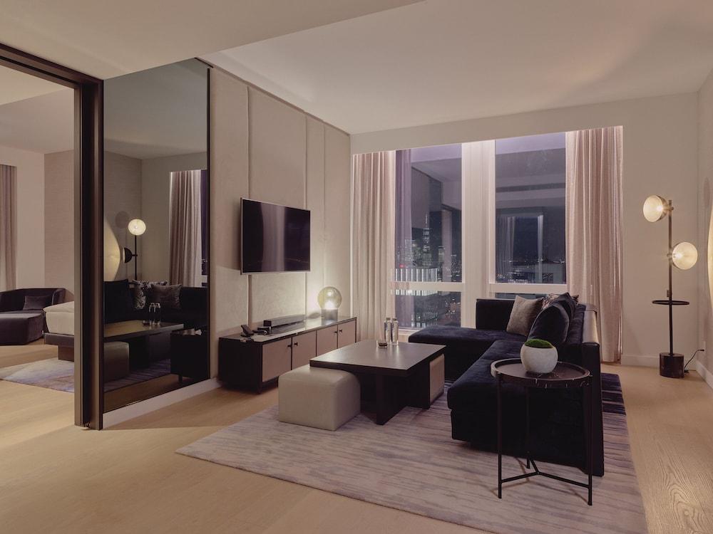 Equinox Hotel New York Room Type - Premier Suite, 1 Bedroom, Corner (Vessel View, 1 King Bed)