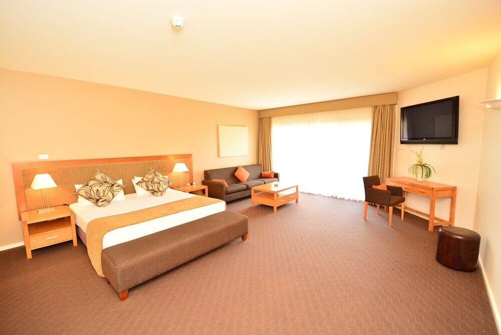 Mornington Hotel Room Type - Deluxe King Suite