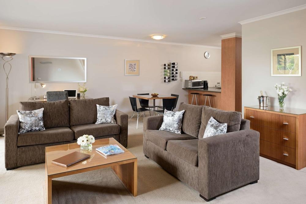 Ringwood Royale Room Type - Deluxe One Bedroom Apartment Ringwood Royale Room Type - Deluxe One Bedroom Apartment