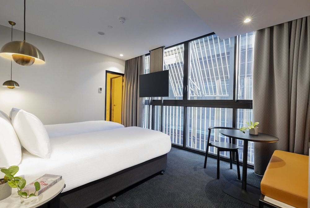 Brady Hotels Jones Lane Room Type - Twin