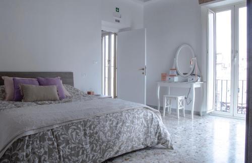 Campo24roma Guesthouse - Tap to explore photos