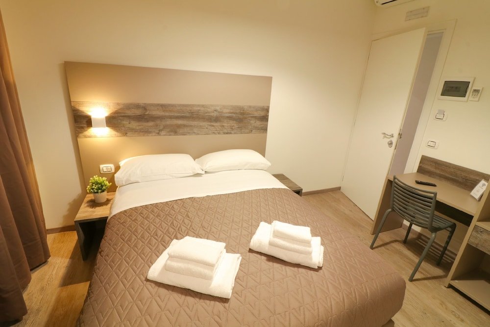 BorgoNove Room Type - Economy Double Room, 1 French bed,City View