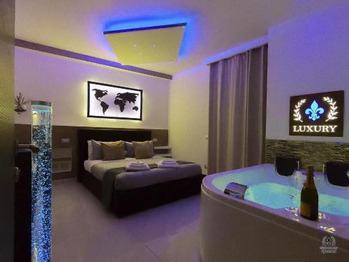 Giglio Luxury Apartment - Romantic Jacuzzi - Tap to explore photos