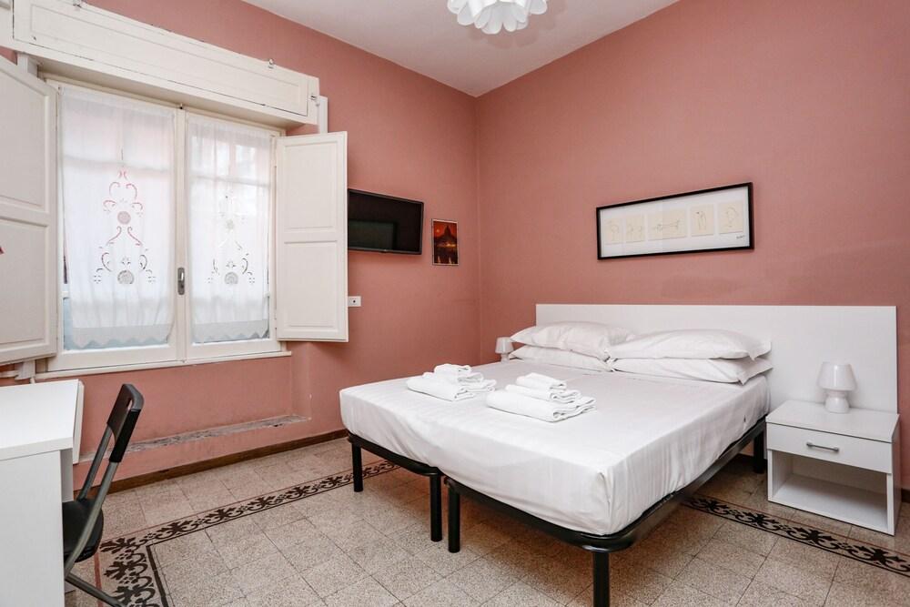 American Uni 2Br Lovely Apt - Tap to explore photos