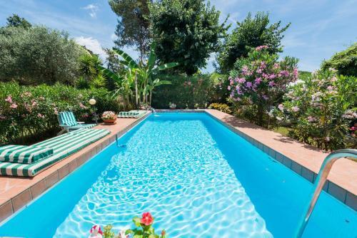 Appia Antica Cottage - Tap to explore photos