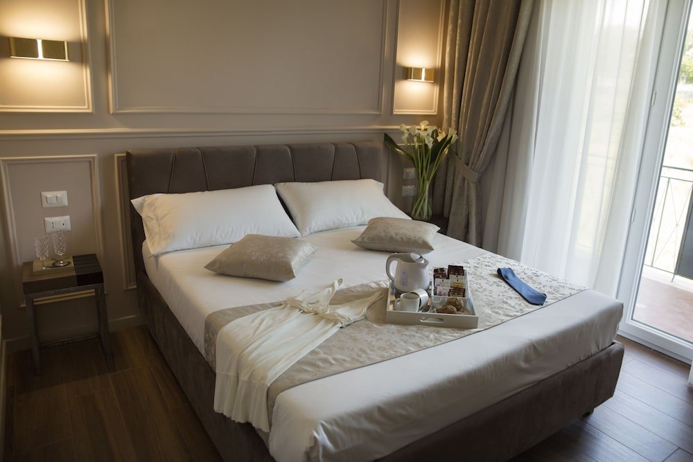 Unicum Roma Suites Room Type - Deluxe Double Room, Balcony Unicum Roma Suites Room Type - Deluxe Double Room, Balcony