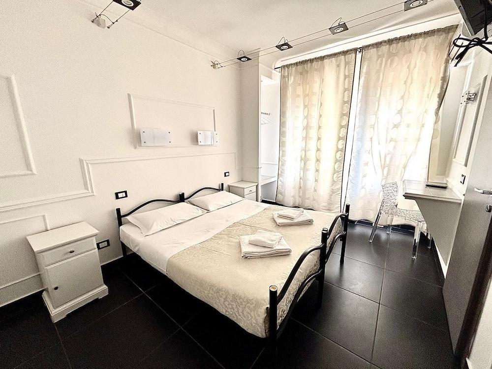 Palace Rome - Hostel Room Type - Standard Double or Twin Room