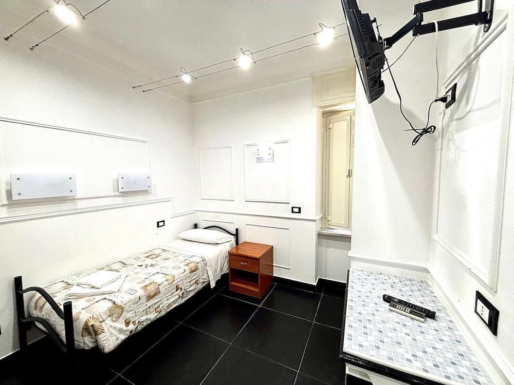 Palace Rome - Hostel Room Type - Basic Single Room