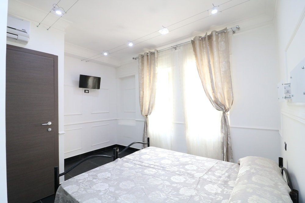 Palace Rome - Hostel Room Type - Economy Double Room