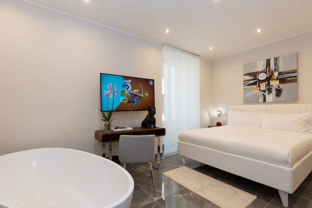 Clementi Portrait Room Type - Deluxe Double Room, 1 Queen Bed, Bathtub